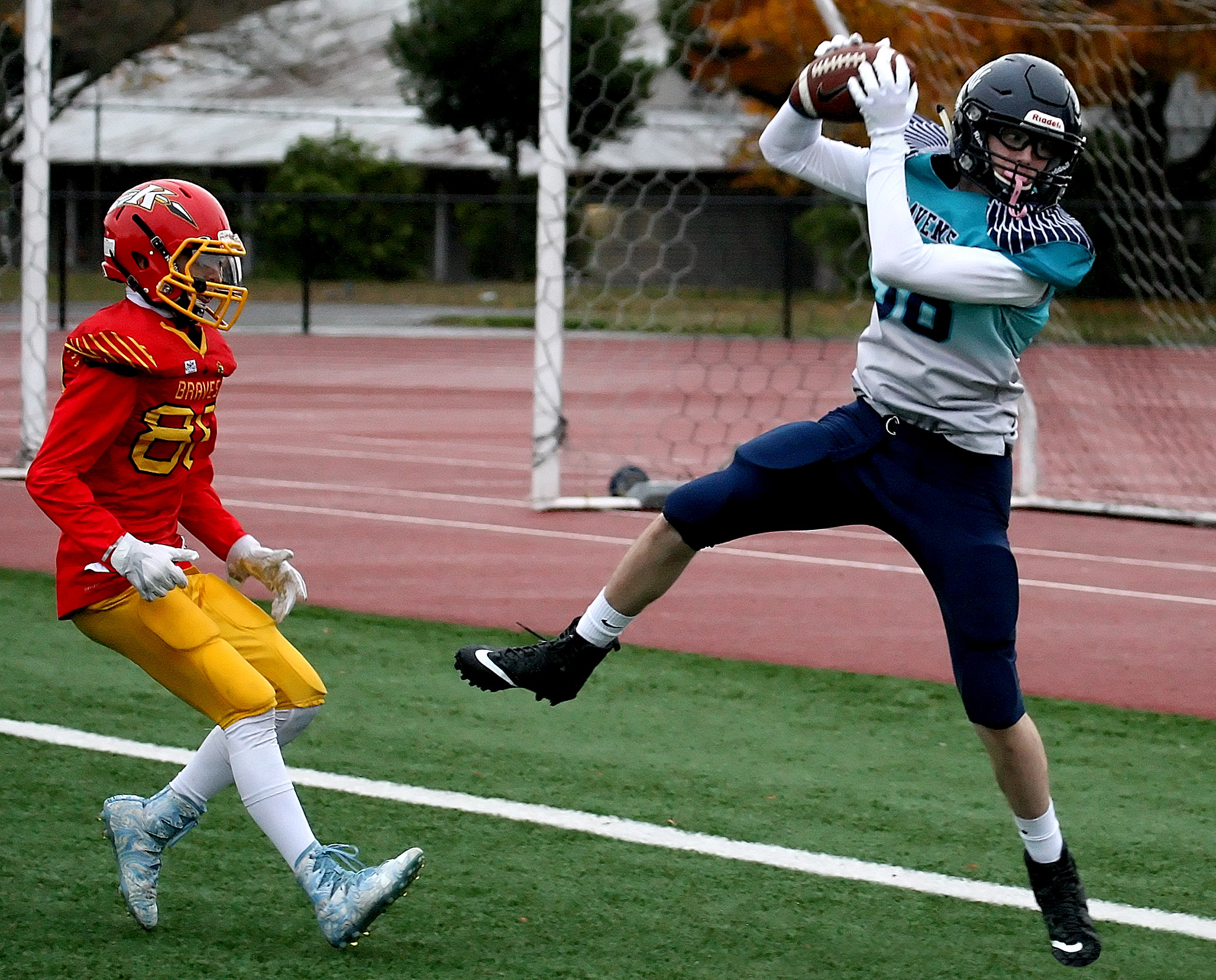 This is the 12U C-bracket championship game between the Kamiakin Braves from Kennewick and the Auburn Ravens that was held Sunday, November 19th at Highline Stadium. The Braves won 40-8 over the Ravens.