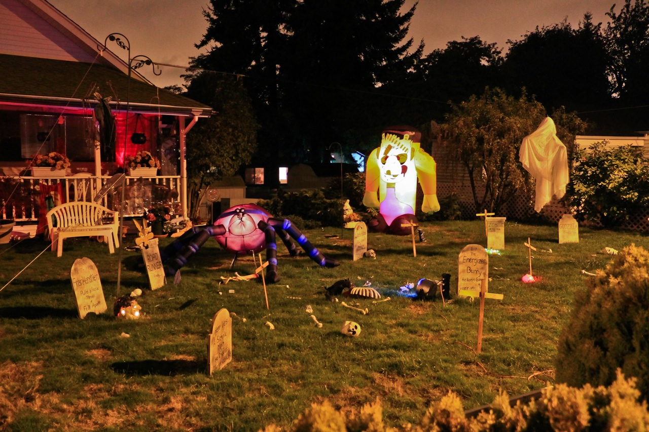 SLIDESHOW Halloween is huge for some homeowners in West Seattle