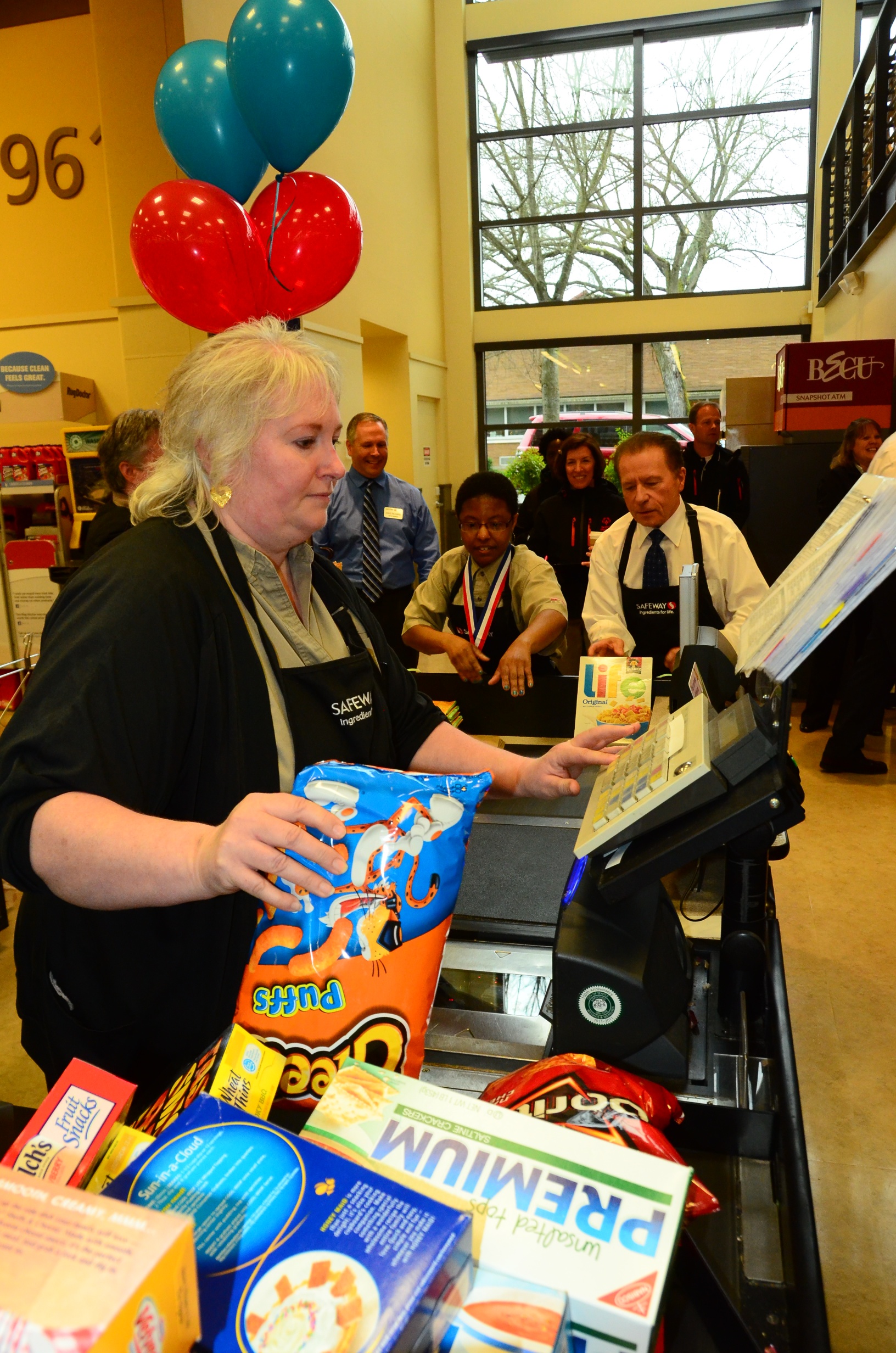 Macey's Bagger Wins State Bagging Competition - Associated Food Stores