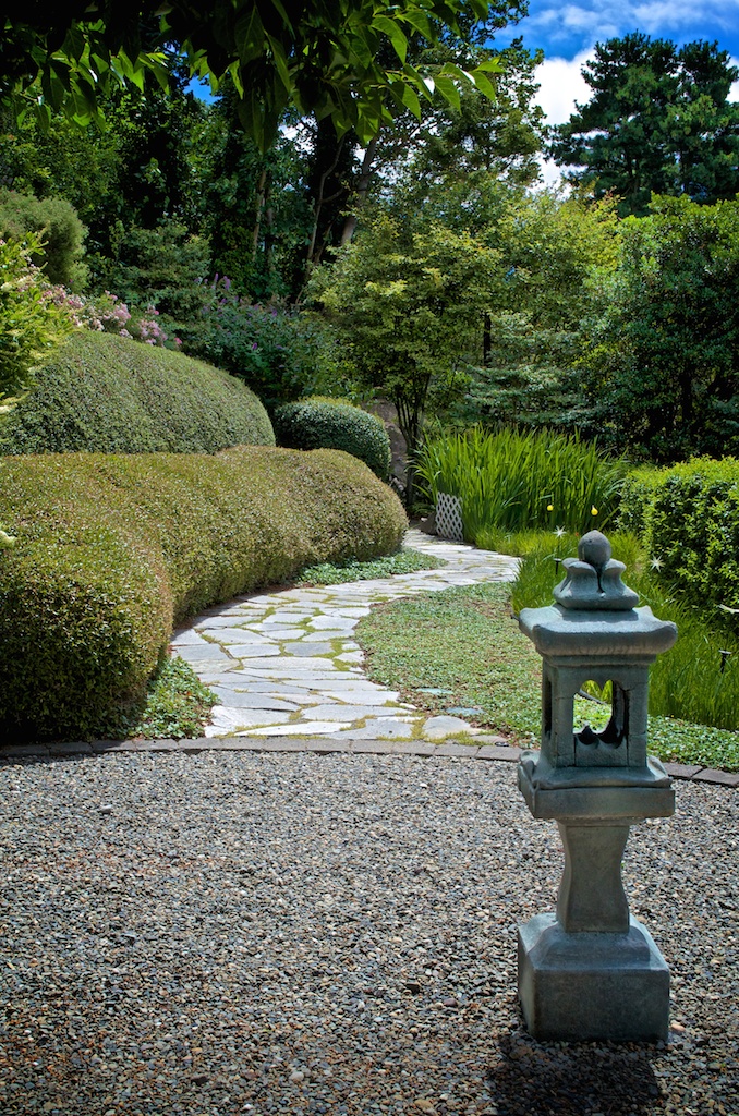 SLIDESHOW West Seattle Garden Tour brings beauty and benefits