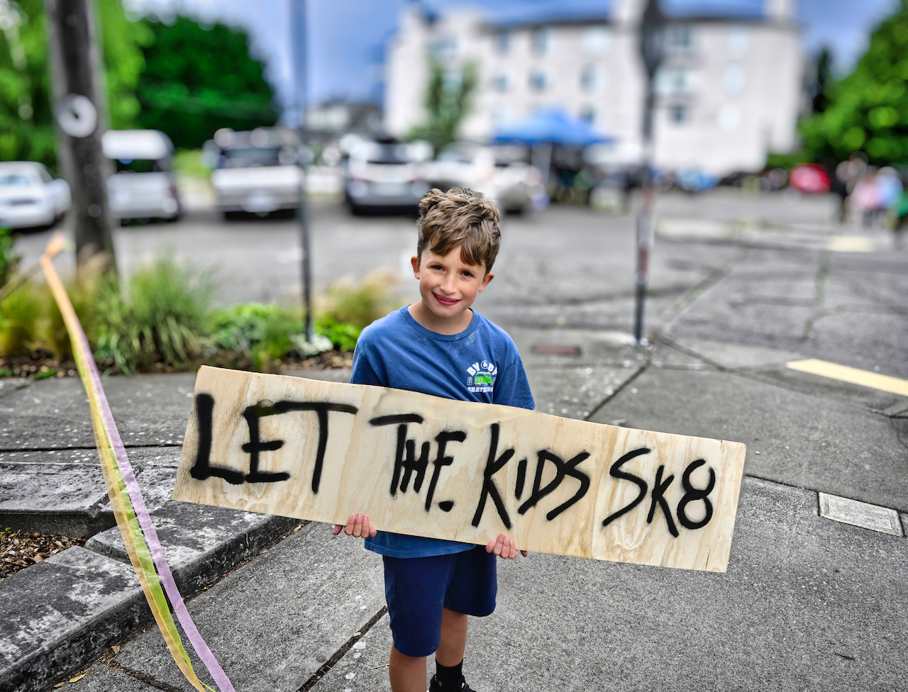 let the kids sk8