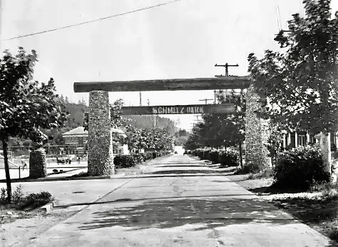 Schmitz Park Entrance in the 1900's