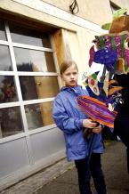 A student with her artwork