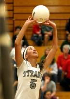 Sophie Miller of Beamer sets up a teammate at the net.