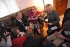 Elizabeth Huff with reporters ElizabethHuffandreporters.jpg