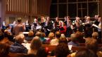 The full choir under the leadership of conductor David Yanacek.  Photo by Ben Ackers