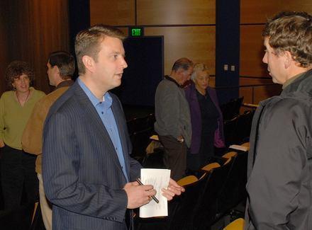 news09.jpg news09.jpg