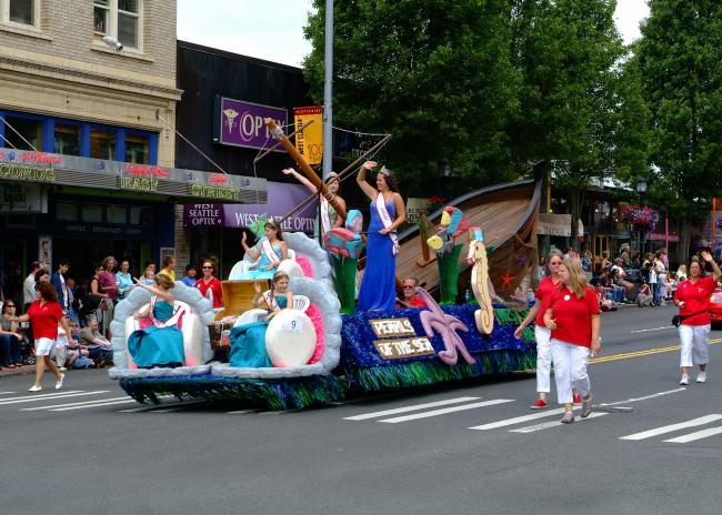 118 jpgHi-YuParadeFloat.jpg