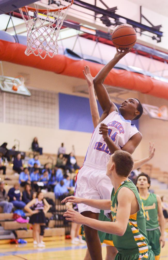 SLiDESHOW: Chief Sealth pulls out close win over Roosevelt 54-51 ...